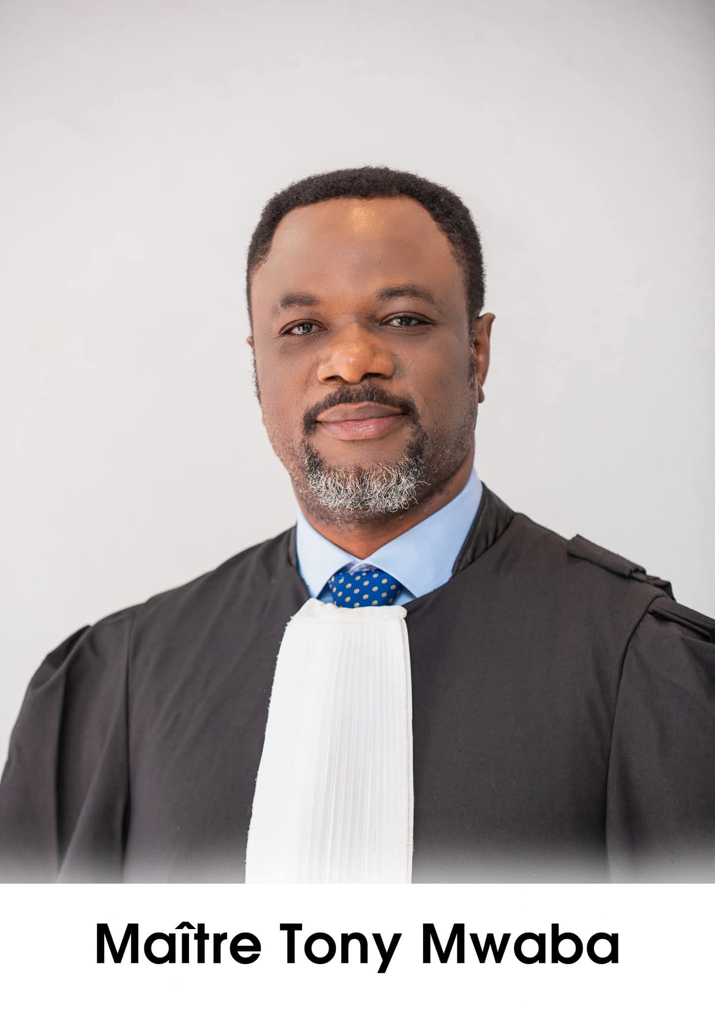 TONY MWABA KAZADI : LA DISCRÉTION STRATÉGIQUE D’UN HOMME QUI COMPTE EN RDC